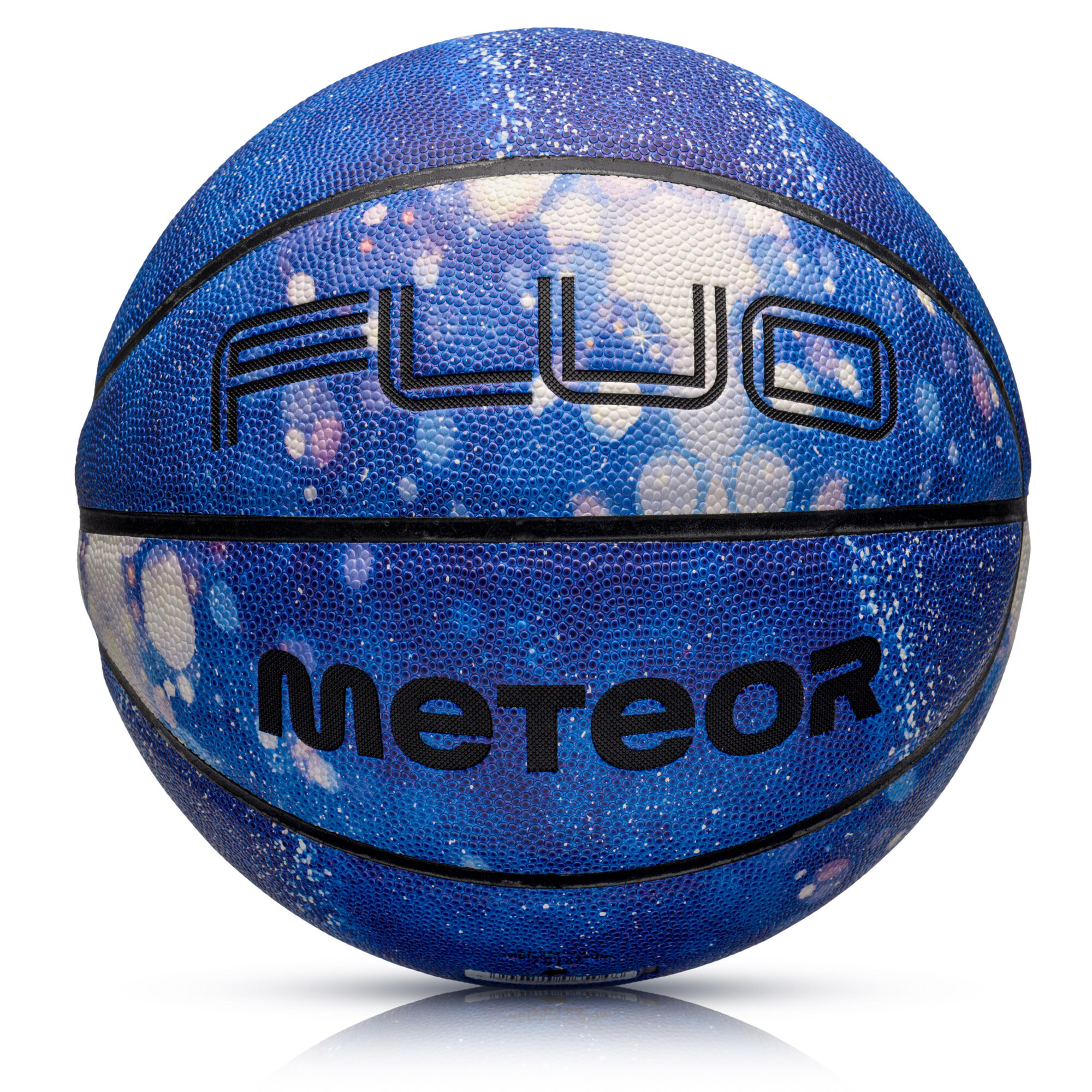 Piłka do koszykówki w kolorze niebieskim z białymi plamkami, z widocznymi napisami \'FLUO\' i \'Meteor\'.