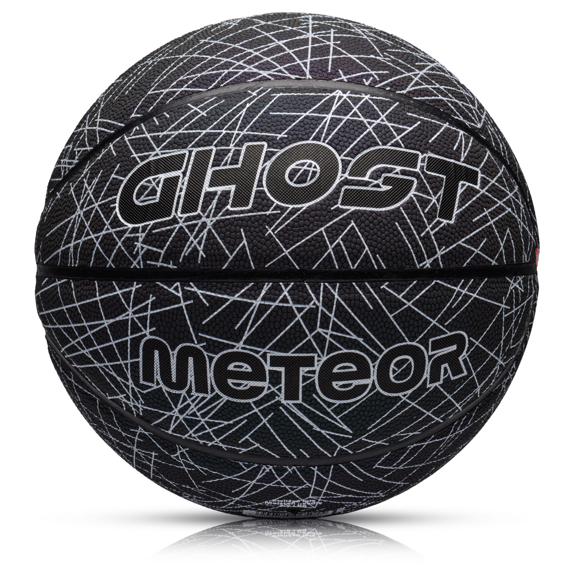 Czarna piłka do koszykówki z białymi liniami w formie wzoru, z napisami \'GHOST\' i \'meteor\'.
