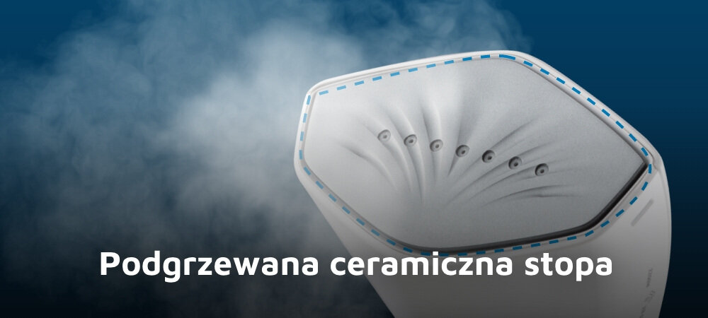 Obraz przedstawia zbliżenie na podgrzewaną ceramiczną stopę urządzenia, z której wydobywa się para. Na dole widoczny jest tekst: \'Podgrzewana ceramiczna stopa\'.