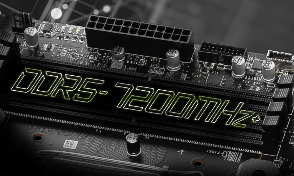 Zbliżenie na płytę główną z widocznym napisem \'DDR5-7200MHz+\'.