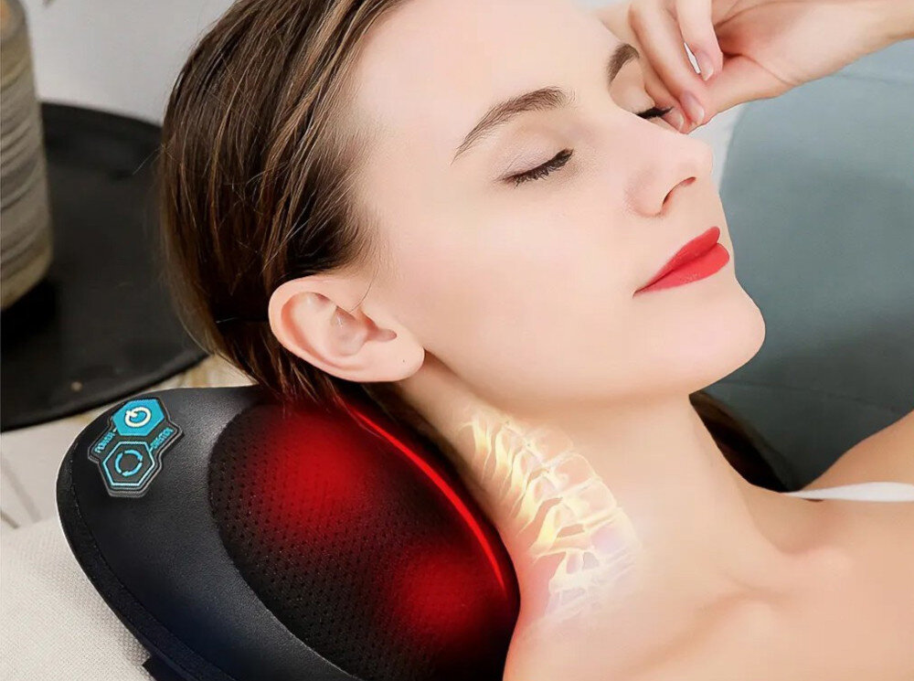 Masażer do karku MALTEC 110996 UltraComfy30W-01 zdjęcie lifestyle Na różne partie ciała do masażu karku, pleców, barków, odcinka lędźwiowego czy nóg