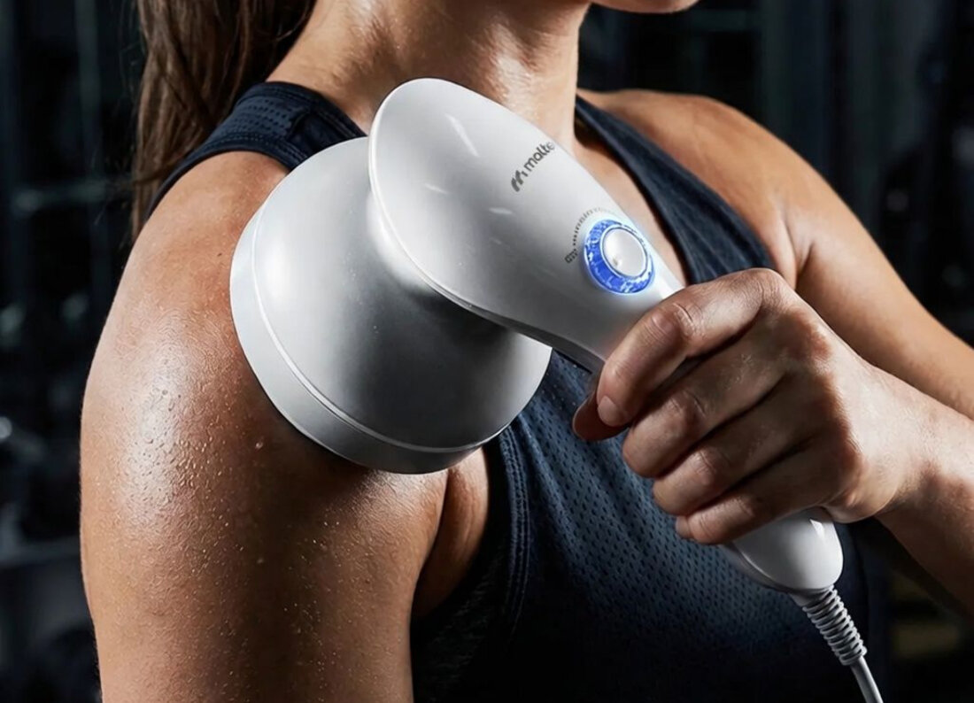 Masażer antycellulitowy MALTEC SkinPulse 113860 zdjęcie lifestyle Wygodna konstrukcja Obudowa z ABS i ergonomiczna forma  Kabel o długości około 140 cm  waga wymiary