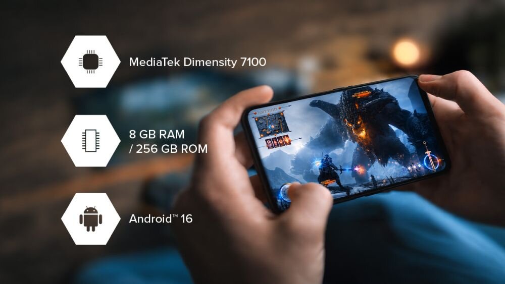 Osoba trzyma smartfon, na którym wyświetlana jest gra z dużym potworem. Obok widoczne są informacje: \'MediaTek Dimensity 7100\', \'8 GB RAM / 256 GB ROM\', \'Android 16\'.
