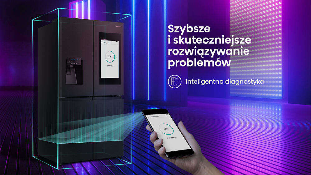 Czarna lodówka z ekranem TFT i kostkarką, obok której osoba trzyma smartfon z aplikacją pokazującą 97% postępu. Na obrazie widnieje tekst: \'Szybsze i skuteczniejsze rozwiązywanie problemów\' oraz \'Inteligentna diagnostyka\'.