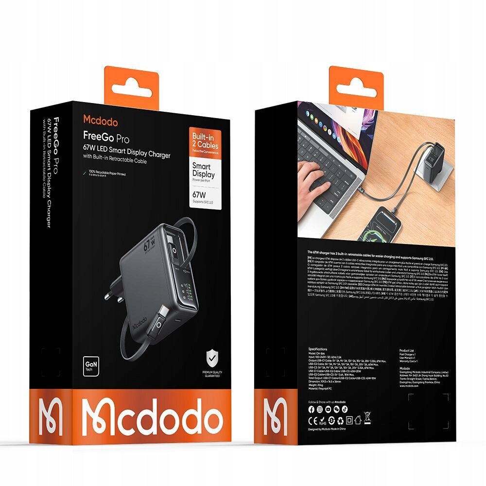 Opakowanie produktu Mcdodo FreeGo Pro 67W LED Smart Display Charger z wbudowanymi kablami, przedstawia ładowarkę z trzema portami USB-C. Na odwrocie opakowania znajduje się zdjęcie ładowarki podłączonej do laptopa i telefonu oraz szczegółowe informacje techniczne.