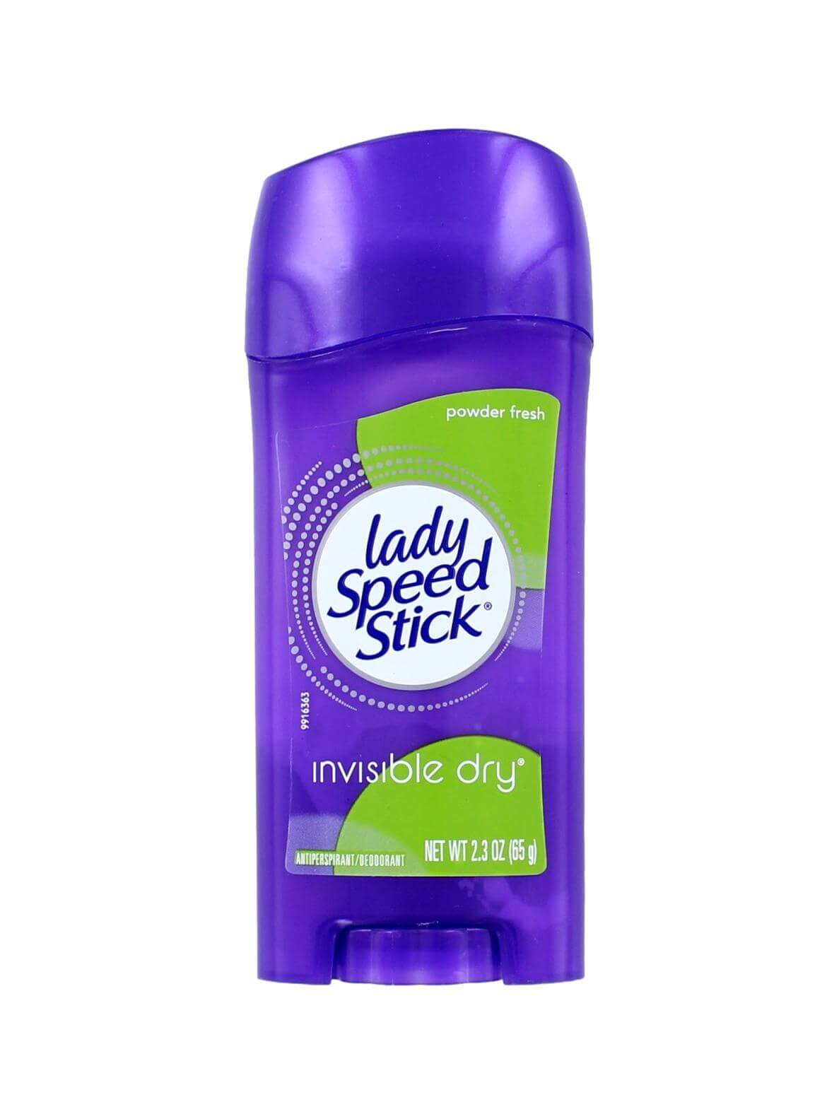 Fioletowy antyperspirant w sztyfcie z napisem \'Lady Speed Stick\' oraz \'invisible dry\'. Na opakowaniu widnieje również tekst \'powder fresh\' i \'NET WT 2.3 OZ (65 g)\'.