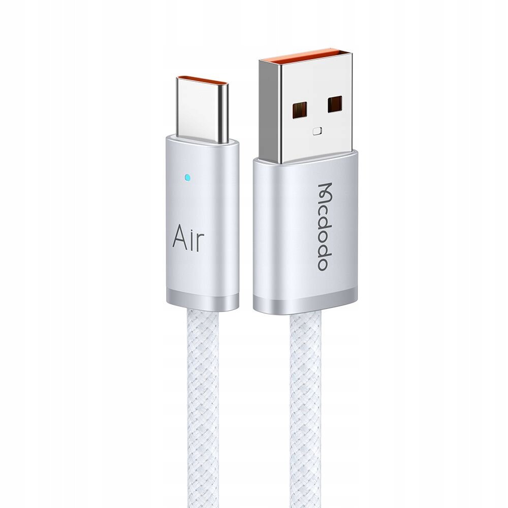 Na obrazie widoczny jest biały kabel USB z końcówkami USB-A i USB-C. Na końcówkach znajdują się napisy: \'Air\' i \'Mcdodo\'.