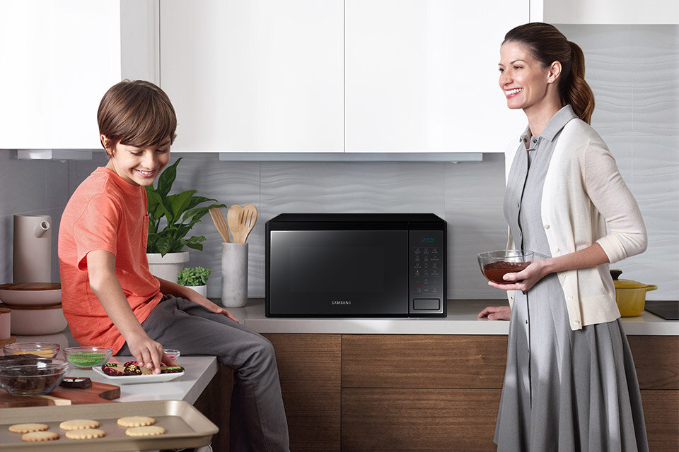 Kuchenka mikrofalowa MG23J5133AM posiada blokadę panelu sterowania