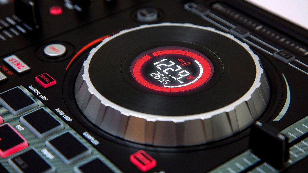 Kontroler DJ NUMARK Mixtrack Platinum - wyświetlacz