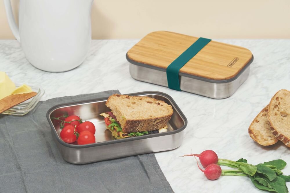Lunch box BLACK+BLUM BAM-SB005 22 x 15 x 5,2 cm do przechowywania kanapek pojemność 900 ml solidne odporne na zgniecenie materiały silikonowa uszczelka bezpieczny transport i świezość jedzenia 