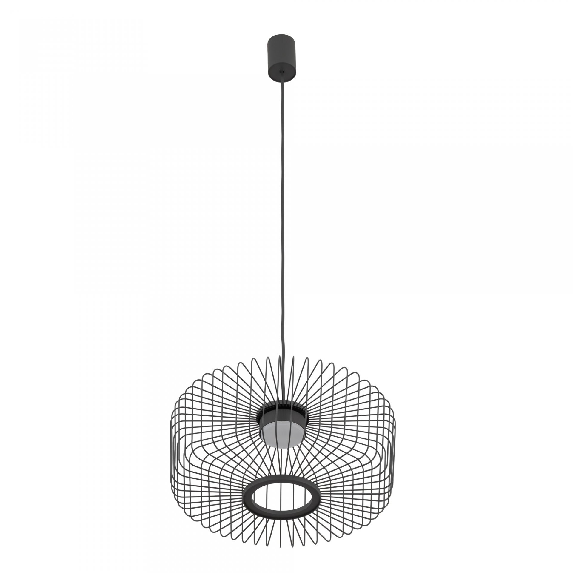 Lampa wisząca z czarnym, ażurowym kloszem o geometrycznym kształcie, zawieszona na cienkim przewodzie. Górna część lampy to prosty, cylindryczny element mocujący.