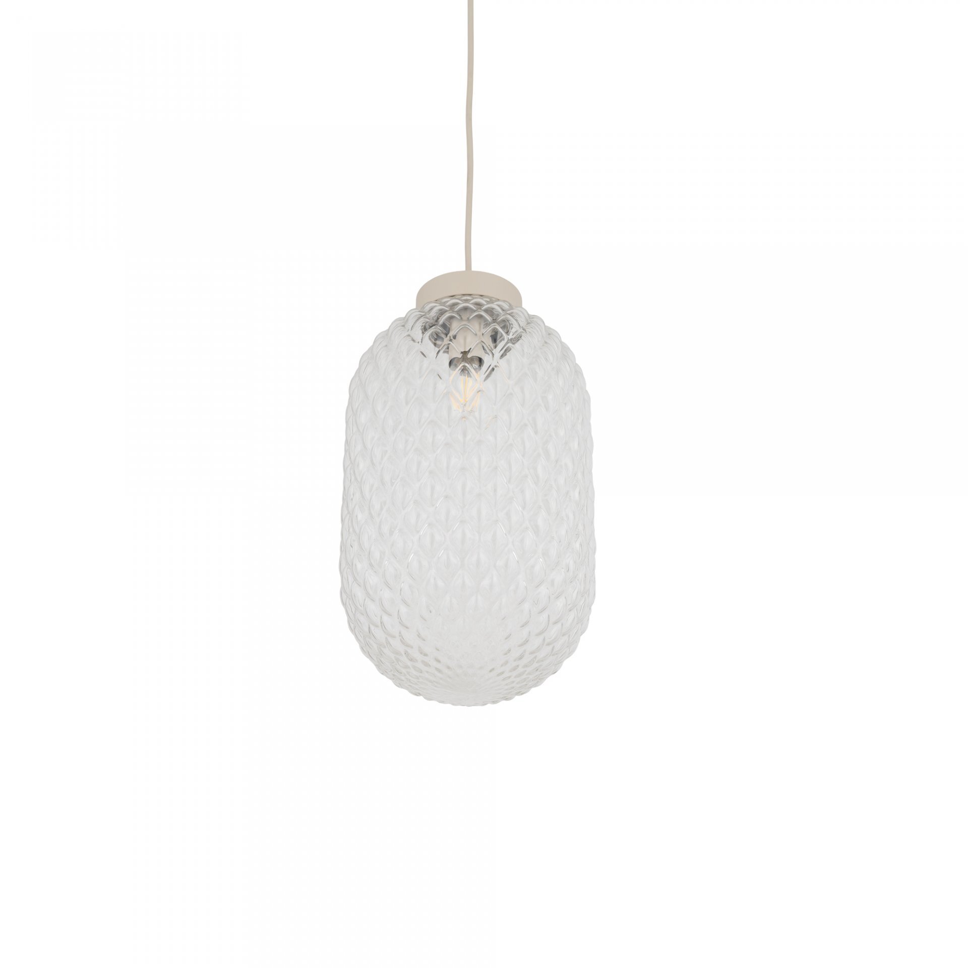 Wisząca lampa z białym, szklanym kloszem o teksturowanej powierzchni, zawieszona na cienkim przewodzie.