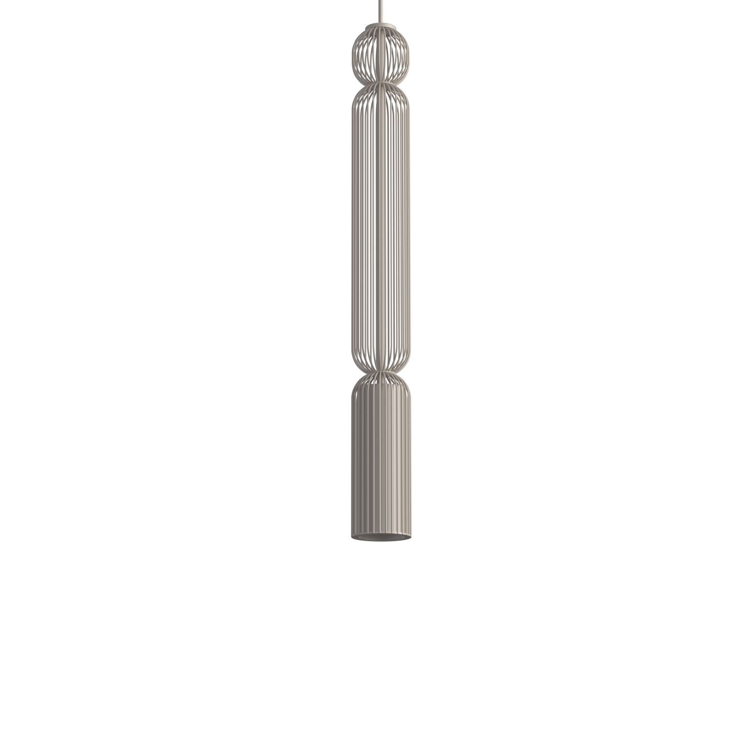 Lampa wisząca o nowoczesnym designie, wykonana z metalowych prętów tworzących cylindryczny kształt.