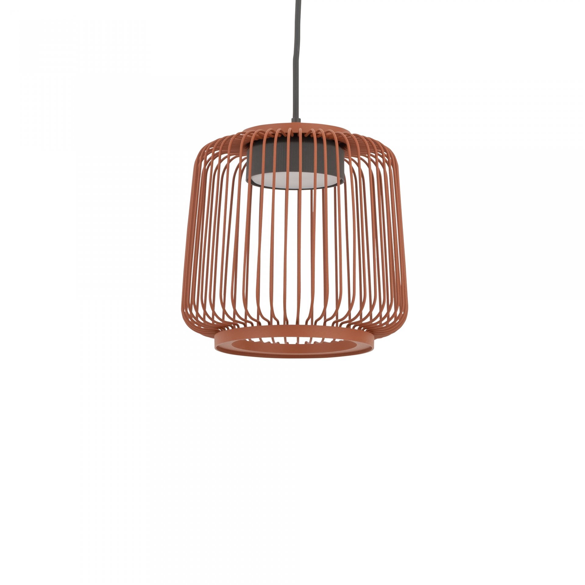 Lampa wisząca o nowoczesnym designie z metalowym kloszem w kształcie klatki, w kolorze miedzianym. Zawieszona na czarnym przewodzie.