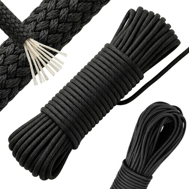 Na obrazie widoczne są trzy zwoje czarnej linki paracord, z czego jeden jest spleciony, a drugi zwinięty w ciasny rulon. Linka ma gładką powierzchnię i widoczne białe włókna na końcu jednego ze zwojów.