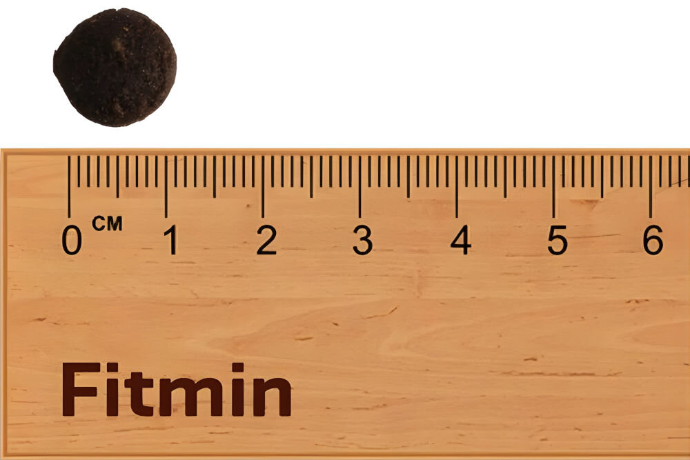 Karma dla kota FITMIN Cat Purity Senior Królik 1,5 kg wielkość chrupki około 1 cm na miarce