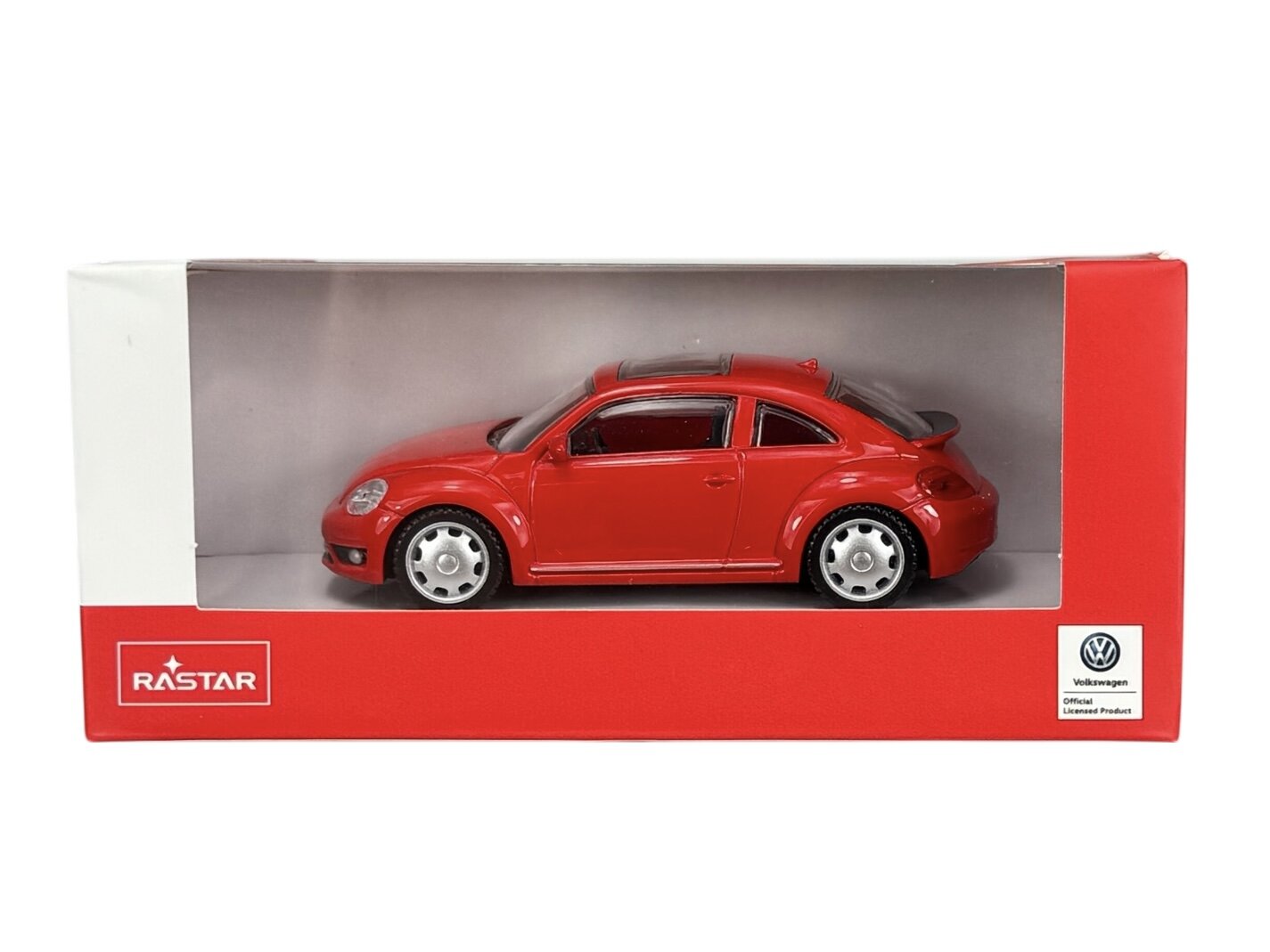 Czerwony model samochodu w skali 1:43 umieszczony w pudełku z przezroczystym frontem. Na pudełku widoczne są loga \'Rastar\' i \'Volkswagen Official Licensed Product\'.