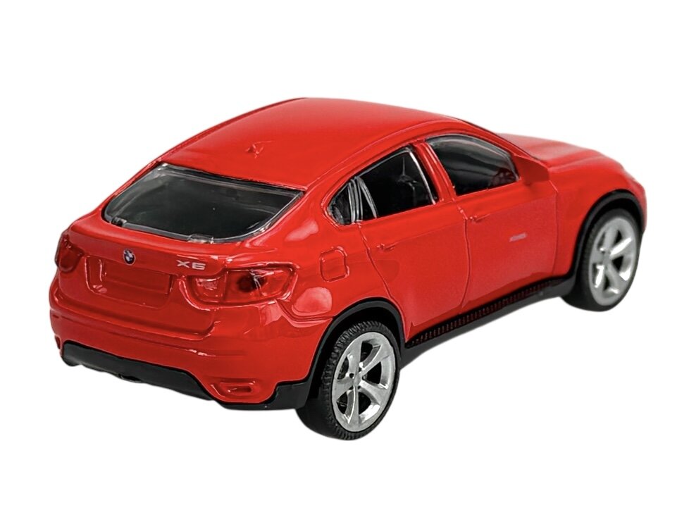 Czerwony model samochodu BMW X6 w skali 1:43, z widocznym logo BMW i oznaczeniem X6 z tyłu. Samochód ma srebrne felgi i czarne detale na zderzaku.