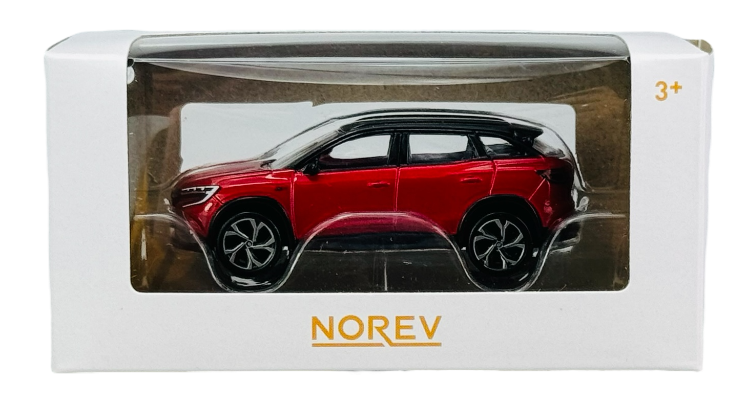 Model samochodu w kolorze czerwonym w opakowaniu z przezroczystym frontem. Na opakowaniu widnieje napis \'NOREV\' oraz oznaczenie \'3+\'.