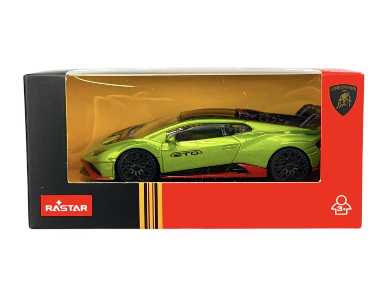 Model samochodu w kolorze zielonym w skali 1:43 znajduje się w pudełku z logo RASTAR i Lamborghini. Na opakowaniu widoczny jest symbol wskazujący na minimalny wiek użytkownika 3+.