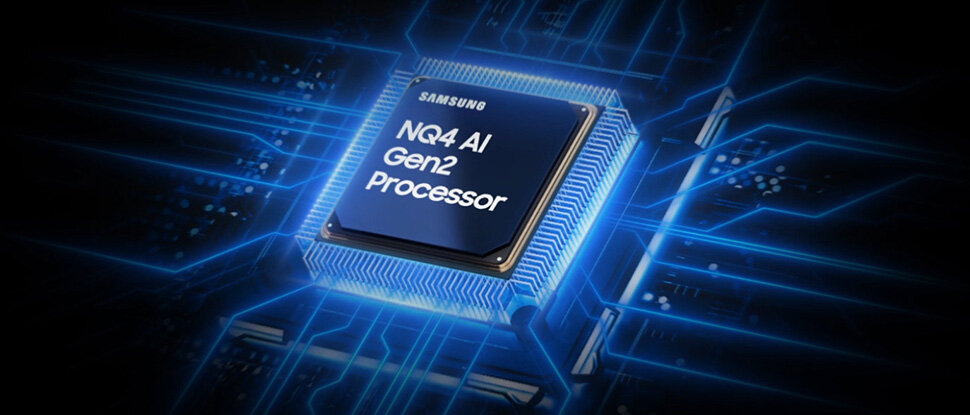 970x415 vision ai nq4 ai gen2 processor 2 pc Obraz przedstawia procesor z napisem \'SAMSUNG NQ4 AI Gen2 Processor\' na tle niebieskich linii przypominających obwody elektroniczne.