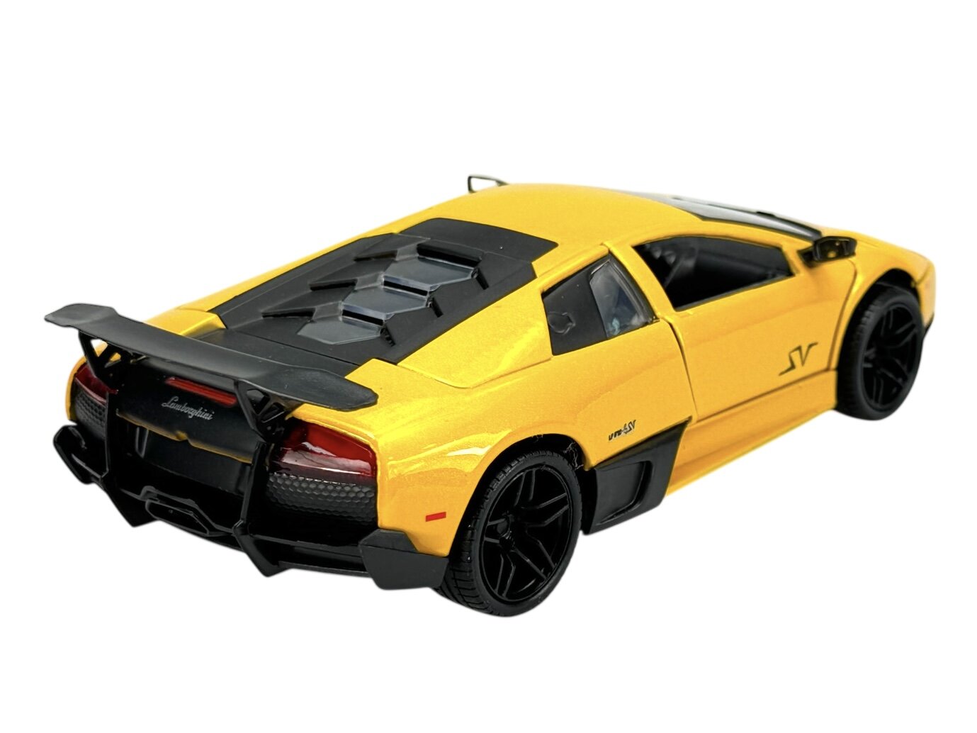 Model samochodu w kolorze żółtym z czarnymi elementami, widoczny z tyłu i z boku. Na pojeździe znajduje się napis \'SV\' oraz logo \'Lamborghini\'.