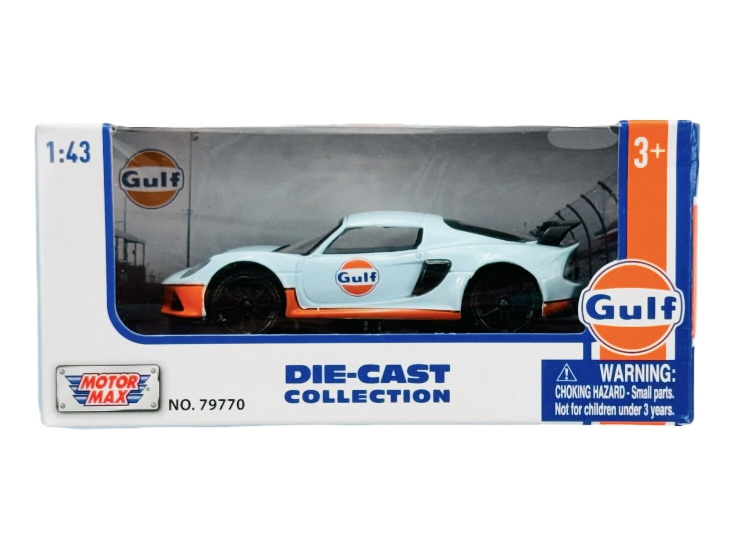 Model samochodu w skali 1:43 w opakowaniu z napisem \'DIE-CAST COLLECTION\'. Widoczne logo \'Gulf\' oraz ostrzeżenie: \'WARNING: CHOKING HAZARD - Small parts. Not for children under 3 years.\'