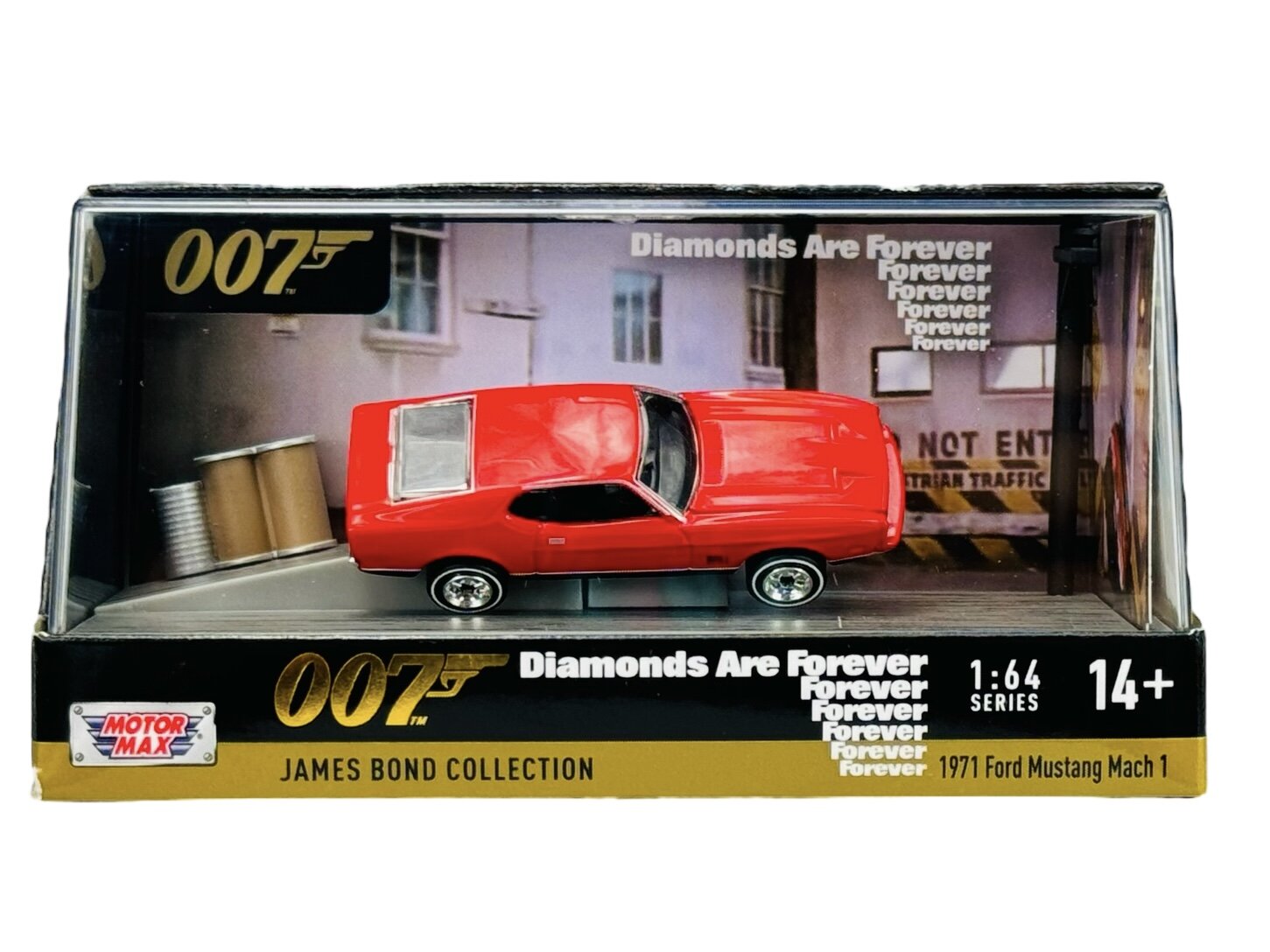 Model samochodu 1971 Ford Mustang Mach 1 w skali 1:64, w czerwonym kolorze, umieszczony w opakowaniu z napisem \'007 Diamonds Are Forever\'. Na opakowaniu widoczne jest logo \'Motormax\' oraz oznaczenie \'James Bond Collection\'.
