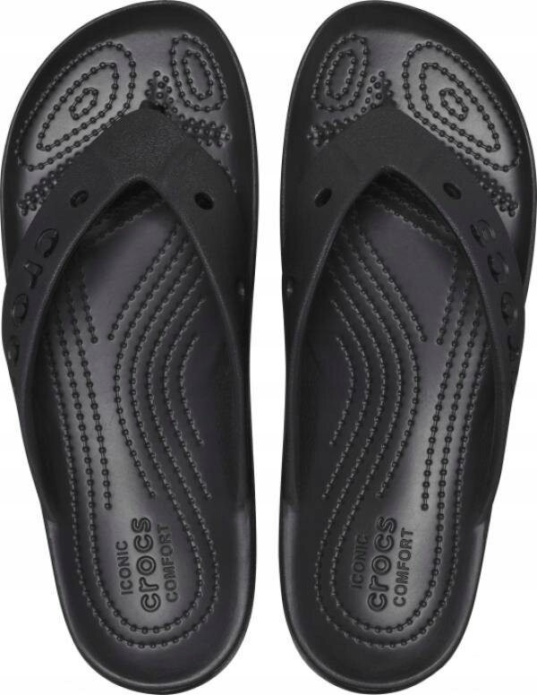 Czarne klapki z logo \'Crocs\' na pasku i napisem \'ICONIC CROCS COMFORT\' na wkładce. Wkładka posiada wzór z wypustkami i falistymi liniami.