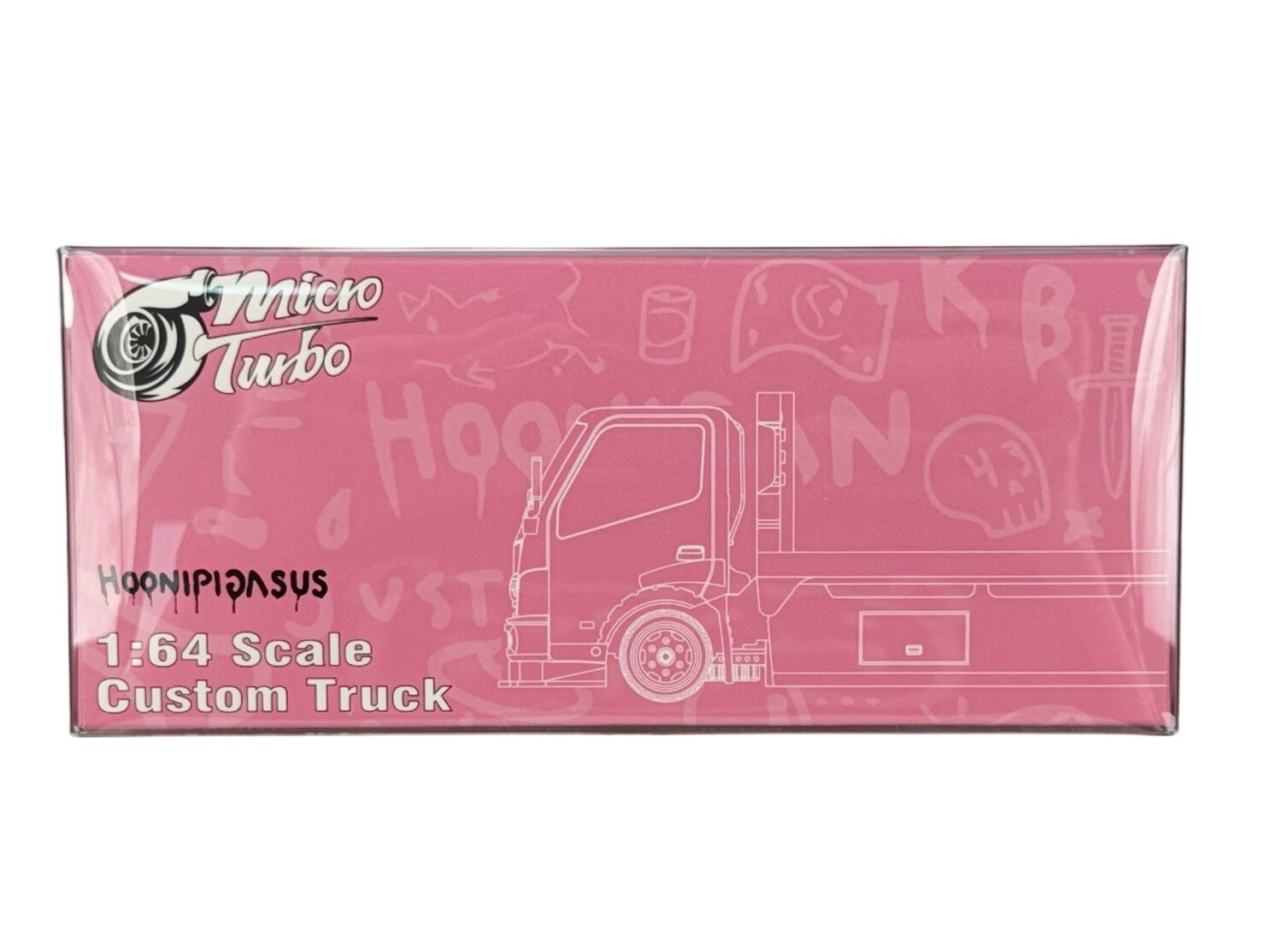 Różowe opakowanie z białym szkicem ciężarówki i napisami: \'Micro Turbo\', \'Hoonipigasus\', \'1:64 Scale Custom Truck\'.