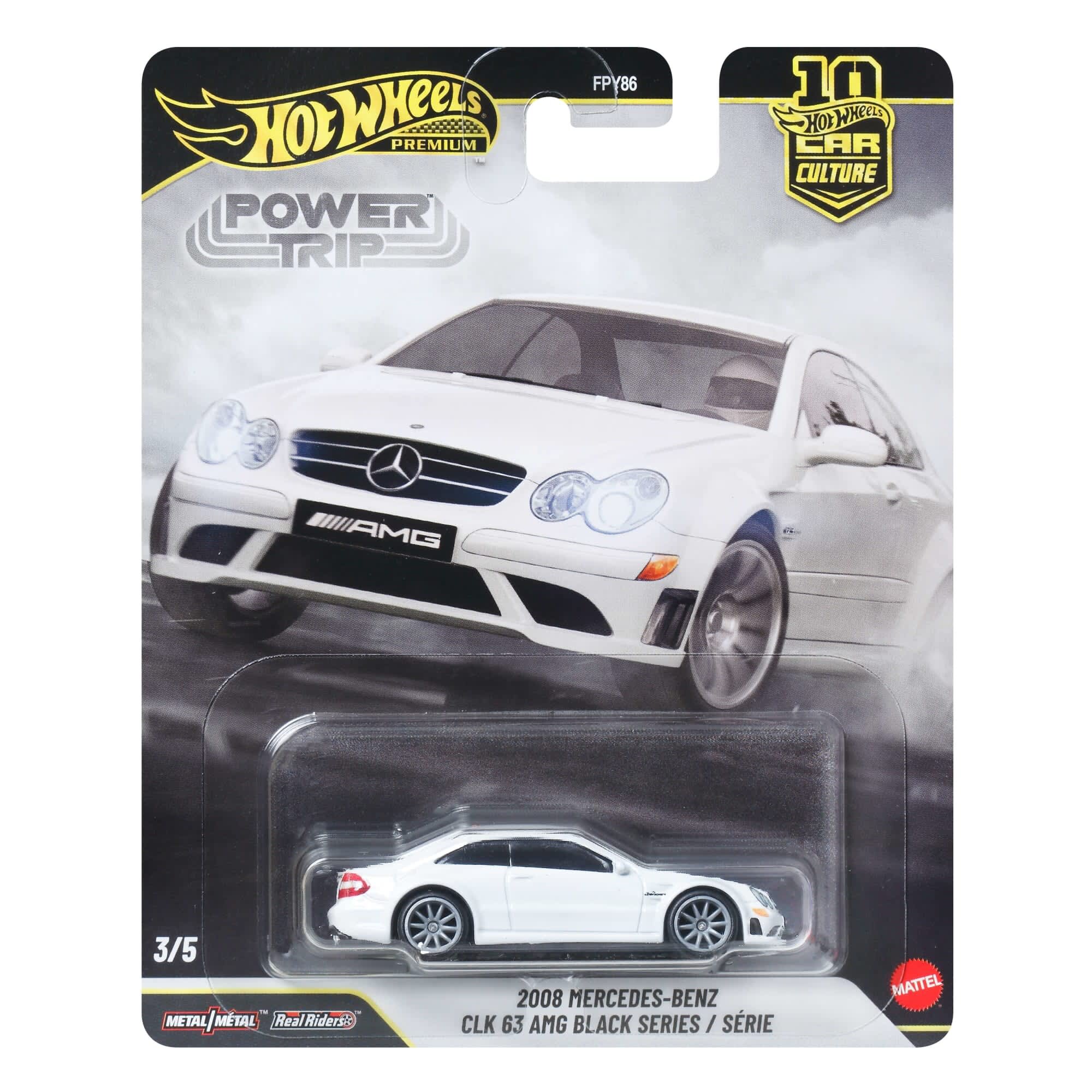 Opakowanie z modelem samochodu Hot Wheels Premium Power Trip, przedstawiające biały samochód Mercedes-Benz CLK 63 AMG Black Series. Na opakowaniu widoczne są napisy: \'Hot Wheels Premium\', \'Power Trip\', \'2008 Mercedes-Benz CLK 63 AMG Black Series\', oraz logo \'Mattel\'.