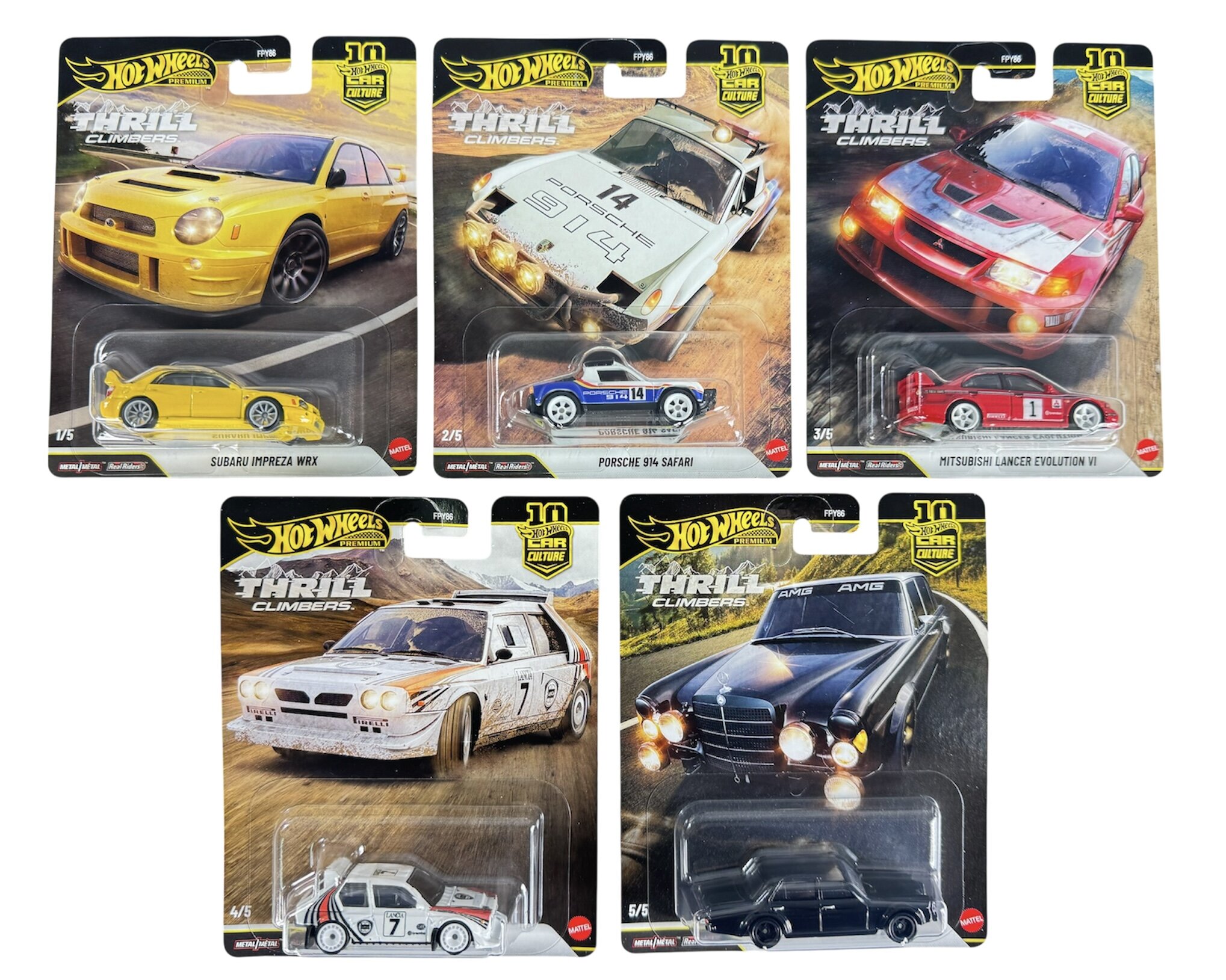 Zestaw pięciu metalowych modeli samochodów Hot Wheels Premium Thrill Climbers, każdy w osobnym opakowaniu z grafiką przedstawiającą pojazd w akcji. Modele to Subaru Impreza WRX, Porsche 914 Safari, Mitsubishi Lancer Evolution VI, Lancia 037 i Mercedes-Benz AMG.