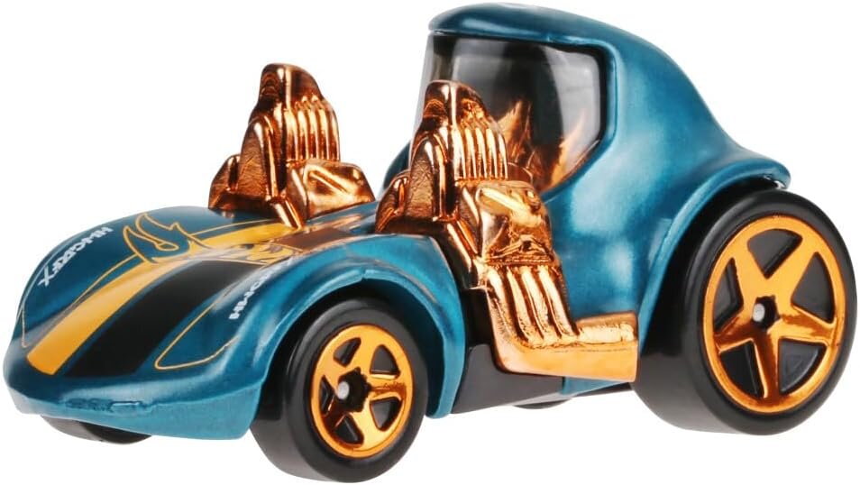 Model samochodu w kolorze niebieskim z pomarańczowymi elementami i złotymi siedzeniami. Na masce widoczne jest logo \'Hot Wheels\'.