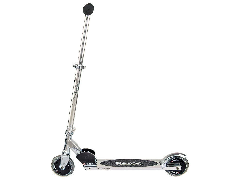 Hulajnoga dla dzieci RAZOR A125 GS Czarny dla młodszych i starszych użytkowników prosty system składania nowoczesny design ciekawe wzornictwo z aluminium lekka wytrzymała w srebrnym kolorze z czarnymi akcentami