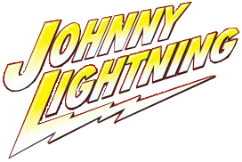 Logo z napisem \'JOHNNY LIGHTNING\' w żółtym kolorze z białą obwódką na czerwonym tle.