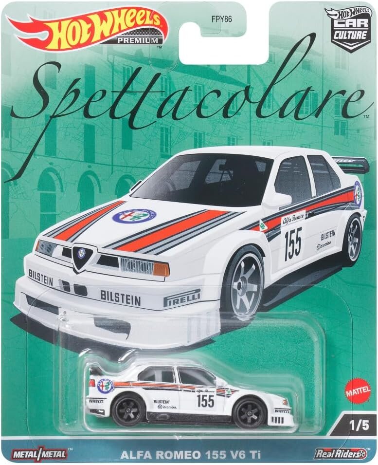 Opakowanie z modelem samochodu Hot Wheels Premium, przedstawiające biały samochód wyścigowy z numerem 155 i napisami \'Bilstein\' oraz \'Pirelli\'. Na górze widoczne jest logo \'Hot Wheels\' i napis \'Spettacolare\'.