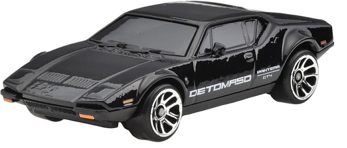 Model samochodu w kolorze czarnym z białymi napisami \'DETOMASO\' i \'PANTERA GT4\' na boku. Posiada srebrne felgi i szczegółowe wykończenia karoserii.