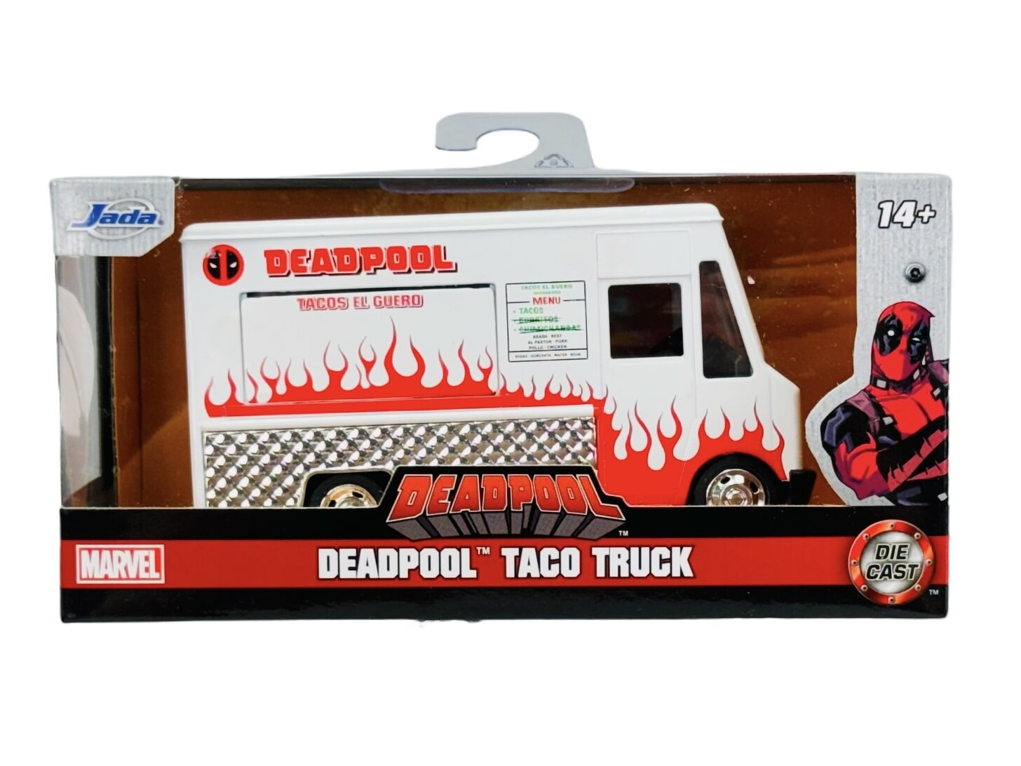 Model metalowego samochodu dostawczego w kolorze białym z czerwonymi płomieniami i napisami \'DEADPOOL\' oraz \'TACOS EL GUERO\'. Opakowanie zawiera logo Marvel i grafikę postaci Deadpoola.