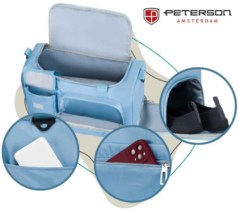 Niebieska torba podróżna z otwartą główną komorą, kieszenią na buty oraz dodatkowymi kieszeniami na drobne przedmioty. Logo \'Peterson Amsterdam\' widoczne w górnym rogu.