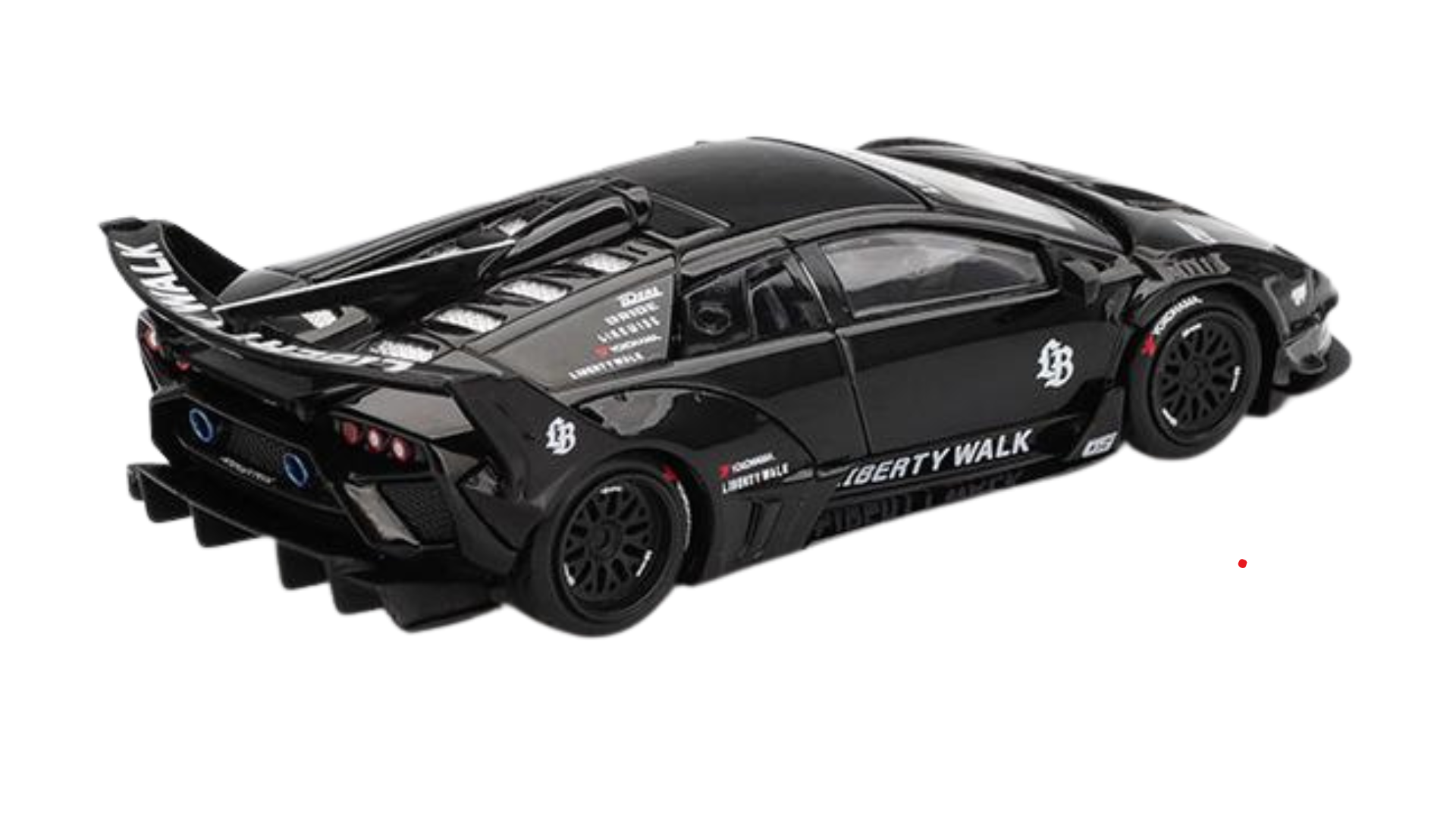 Model samochodu w skali 1:64 przedstawiający czarny sportowy pojazd z widocznymi napisami \'Liberty Walk\' i \'LB\' na karoserii. Samochód ma duży tylny spojler i szczegółowe elementy aerodynamiczne.