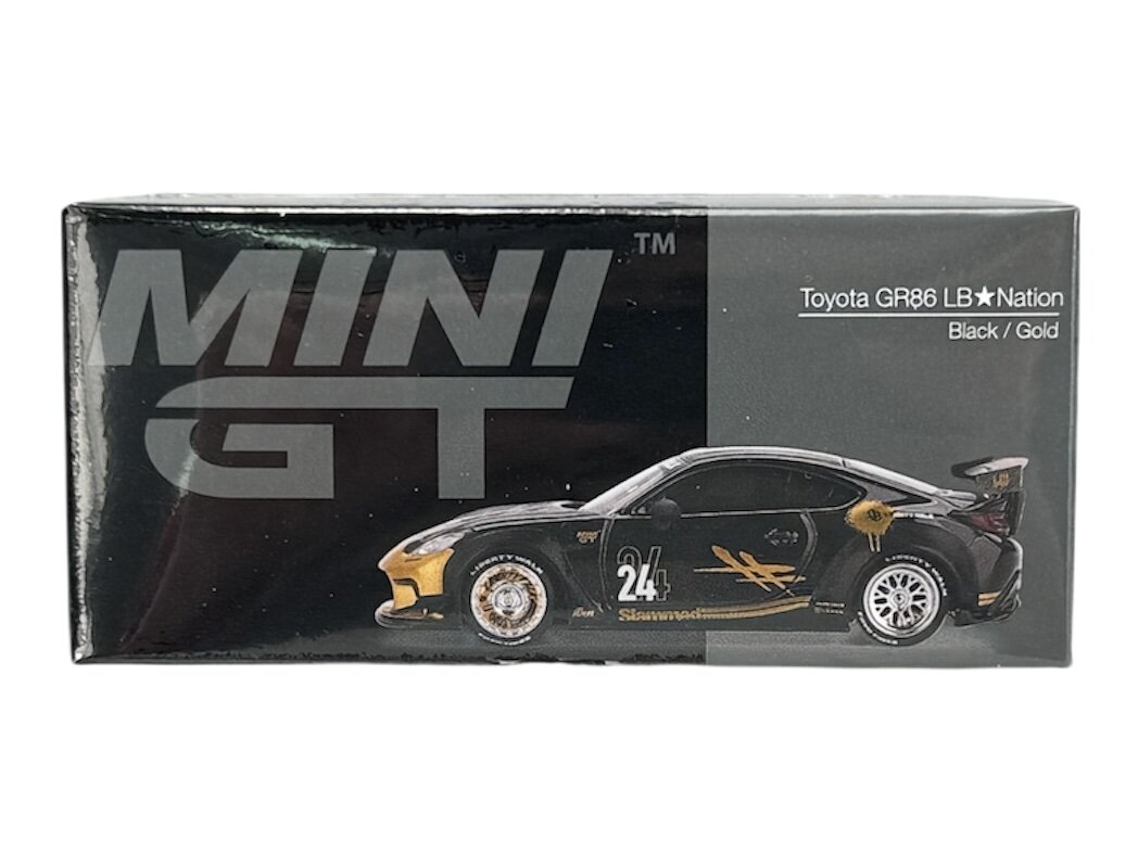 Opakowanie modelu samochodu Mini GT z wizerunkiem czarnego auta z numerem 24 i złotymi detalami. Widoczny tekst: \'Toyota GR86 LB★Nation Black/Gold\'.