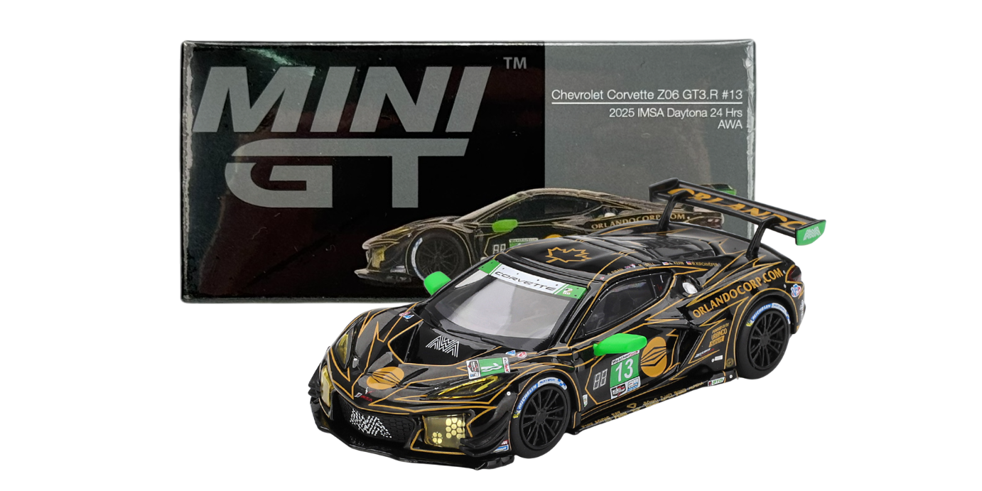Model samochodu wyścigowego w skali 1:64 z czarnym nadwoziem i złotymi detalami, oznaczony numerem 13. W tle widoczne jest pudełko z napisem \'MINI GT\' oraz opisem modelu \'Chevrolet Corvette Z06 GT3.R #13 2025 IMSA Daytona 24 Hrs AWA\'.