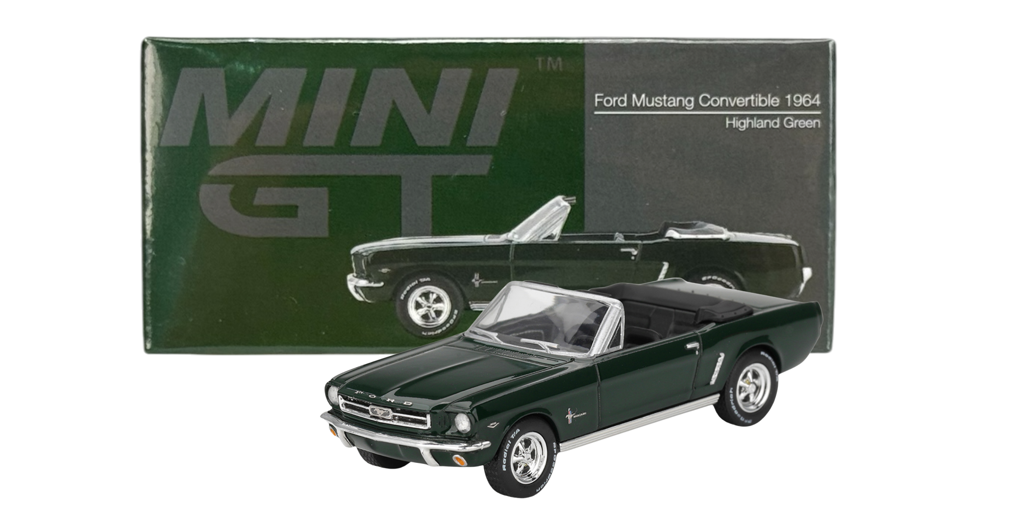 Model samochodu Ford Mustang Convertible 1964 w kolorze zielonym, umieszczony przed pudełkiem z napisem \'MINI GT Ford Mustang Convertible 1964 Highland Green\'.