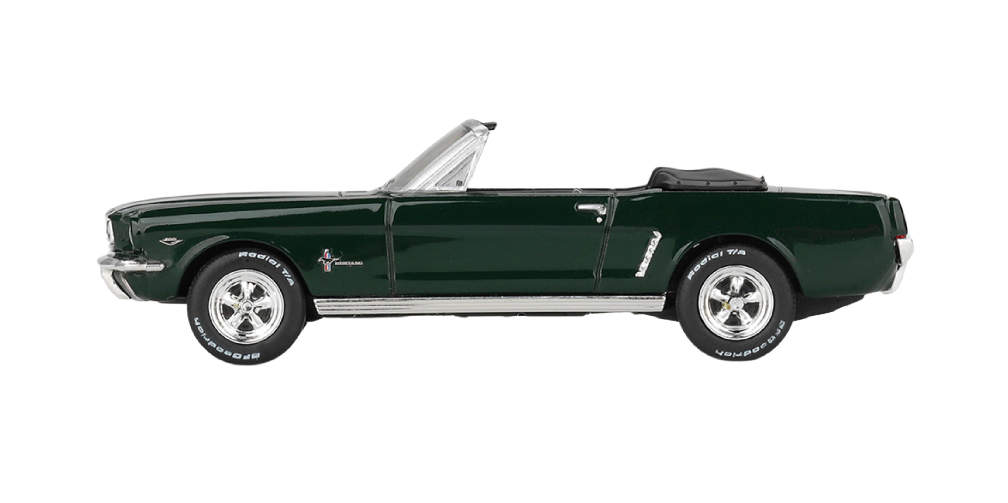 Model samochodu w skali 1:64 przedstawiający zielony kabriolet z 1964 roku. Posiada szczegółowe wykończenia, takie jak chromowane felgi i otwarty dach.