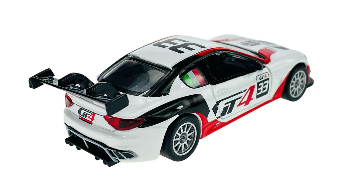 Model samochodu wyścigowego w skali 1:43, w kolorach biało-czerwonym z numerem 33 i oznaczeniem GT4. Posiada duży tylny spojler i detale w postaci naklejek wyścigowych.