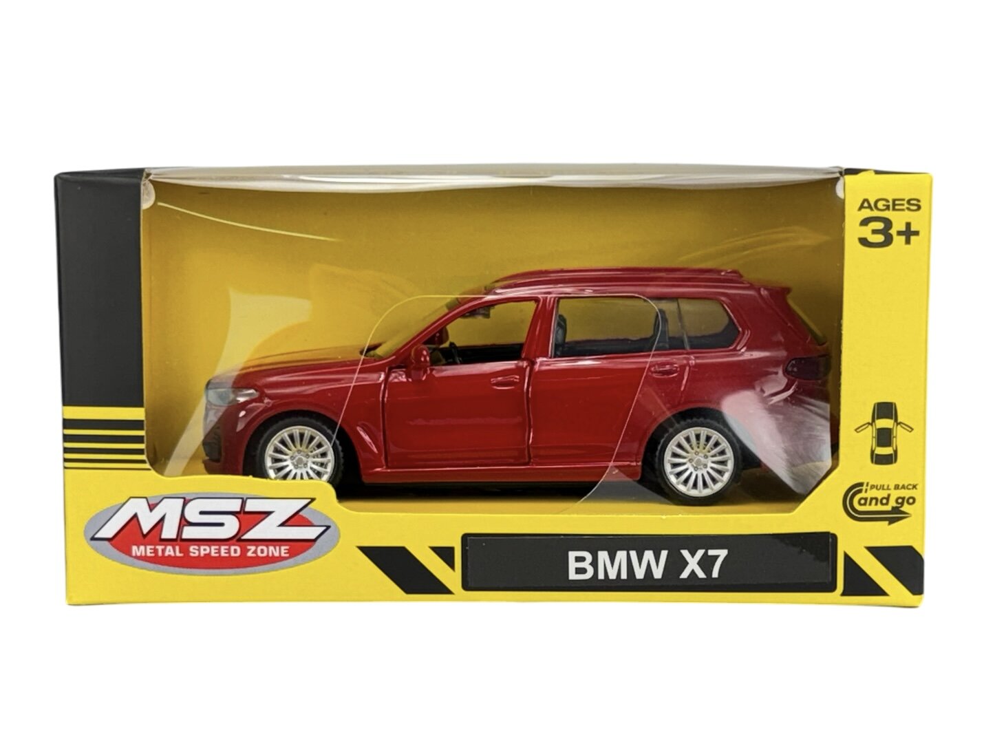 Czerwony model samochodu BMW X7 w opakowaniu z napisem \'MSZ METAL SPEED ZONE\' oraz \'BMW X7\'. Opakowanie jest żółte z informacją \'AGES 3+\' i symbolem \'PULL BACK and go\'.