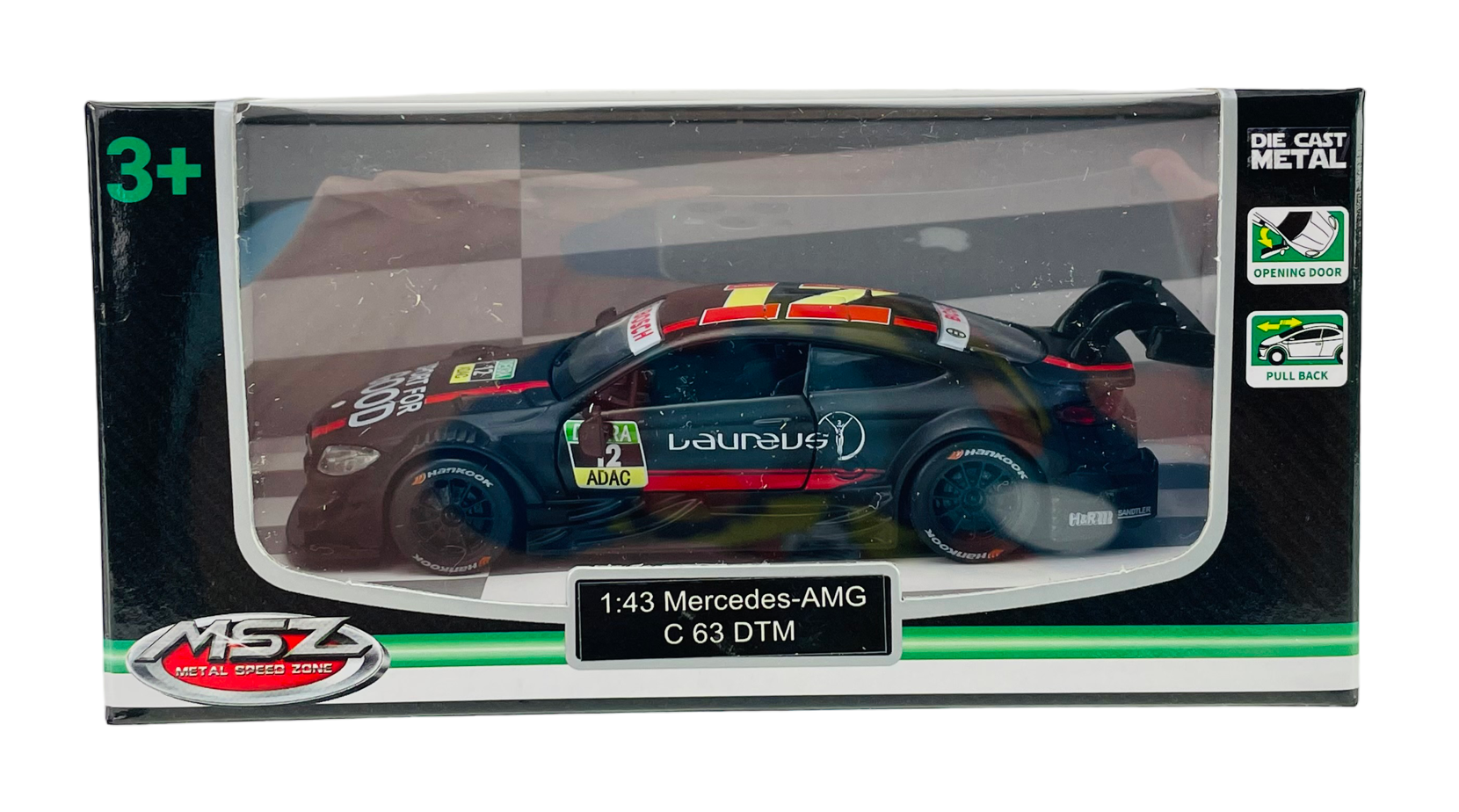 Model samochodu Mercedes-AMG C 63 DTM w skali 1:43 w czarnym kolorze, zapakowany w pudełko z przezroczystym frontem. Na opakowaniu widoczne są napisy: \'3+\', \'1:43 Mercedes-AMG C 63 DTM\', \'Die Cast Metal\', \'Opening Door\', \'Pull Back\'.