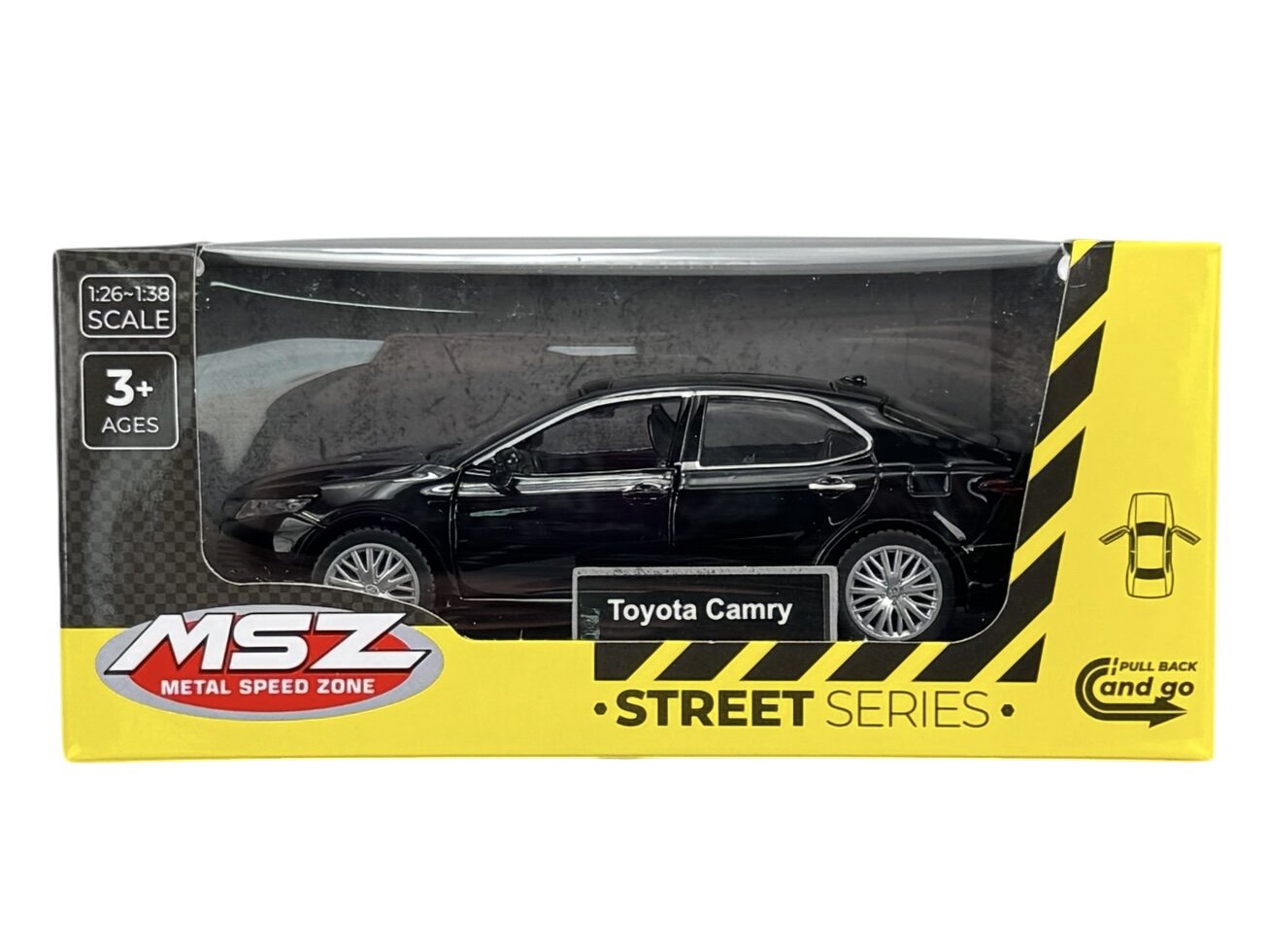 Opakowanie modelu samochodu w skali 1:26-1:38, przedstawiające czarny model Toyota Camry. Na opakowaniu widoczne są napisy: \'MSZ Metal Speed Zone\', \'Street Series\', \'3+ Ages\', oraz \'Pull Back and Go\'.