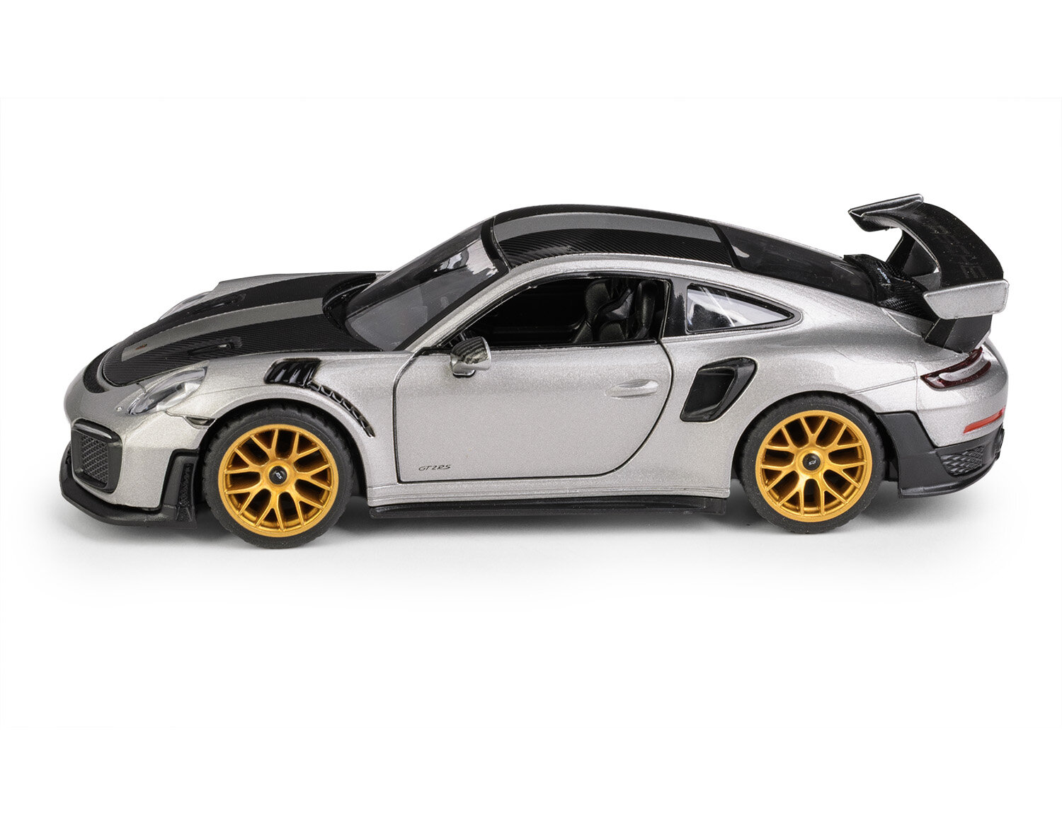 Model samochodu w skali 1:32 przedstawiający srebrny pojazd sportowy z czarnymi detalami i żółtymi felgami. Na boku widoczny napis \'GT2 RS\'.