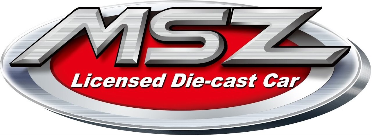 Logo z napisem \'MSZ Licensed Die-cast Car\' na czerwonym tle z metaliczną obwódką.